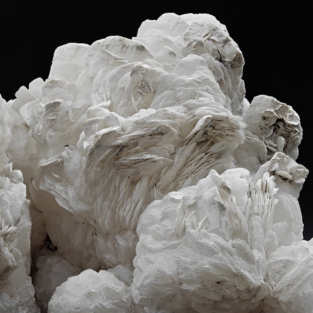 Elegant white mammellonare calcite, double-sided, Sardinia Crystals on matrix - Height: 103 mm - Width: 74 mm- 417 g #2.1