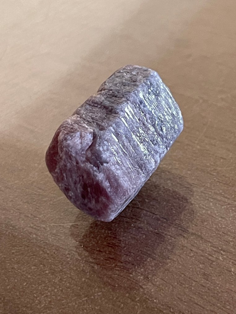 Ζαφείρι Εκπληκτικός Πραγματικός Κόκκινος Ζαφείρης! 100% Φυσικό, Εξαιρετικά Σπάνιο. 124 Ct. Εξαγωνική Μορφή - Ύψος: 24 mm - Πλάτος: 22 mm- 24.8 g #4.3