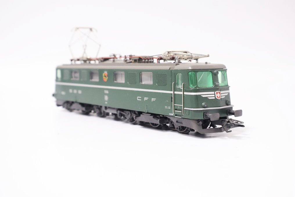 Märklin H0 - 3338 - 電氣火車 (1) - 电动机车型号 Ae6/6 - SBB-CFF #1.0