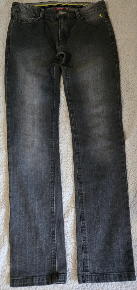 法拉利 - 运动服和安全装备  #2.1