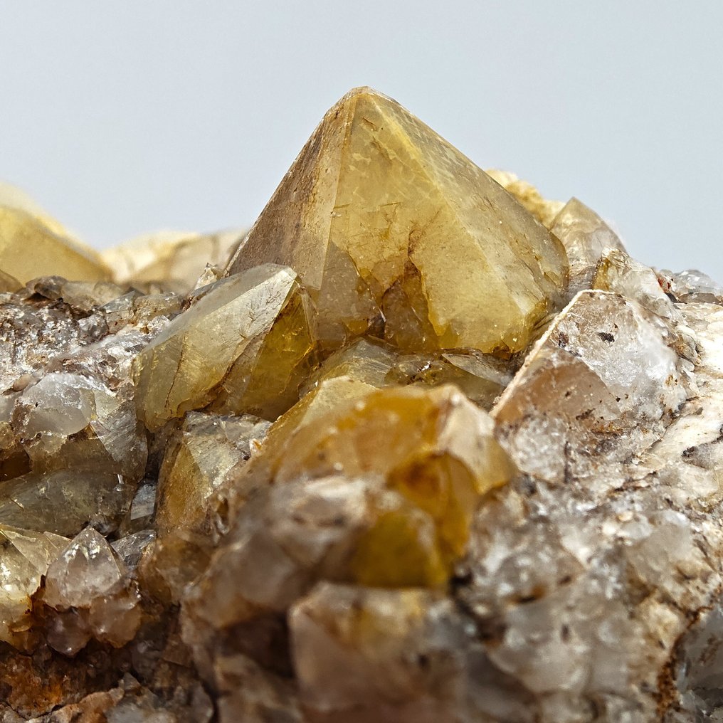 QUARZO CACTUS CITRINO, naturlig gult, Sardinia Krystaller i indlejring - Høyde: 128 mm - Bredde: 99 mm- 817 g #3.2