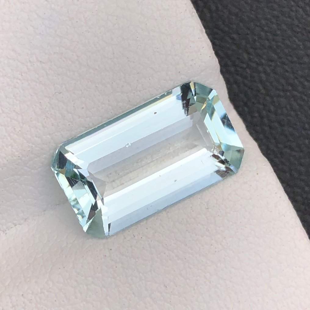 Nincs minimálár - 1 pcs Zöld, Kék Akvamarin - 3.31 ct - Nemzetközi Gemmológiai Intézet (IGI) #1.0