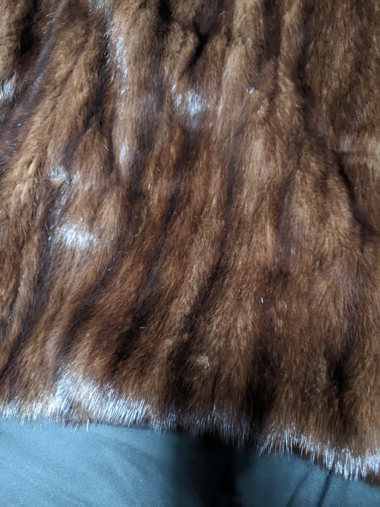 Artisan Furrier - Pelzmantel #3.2