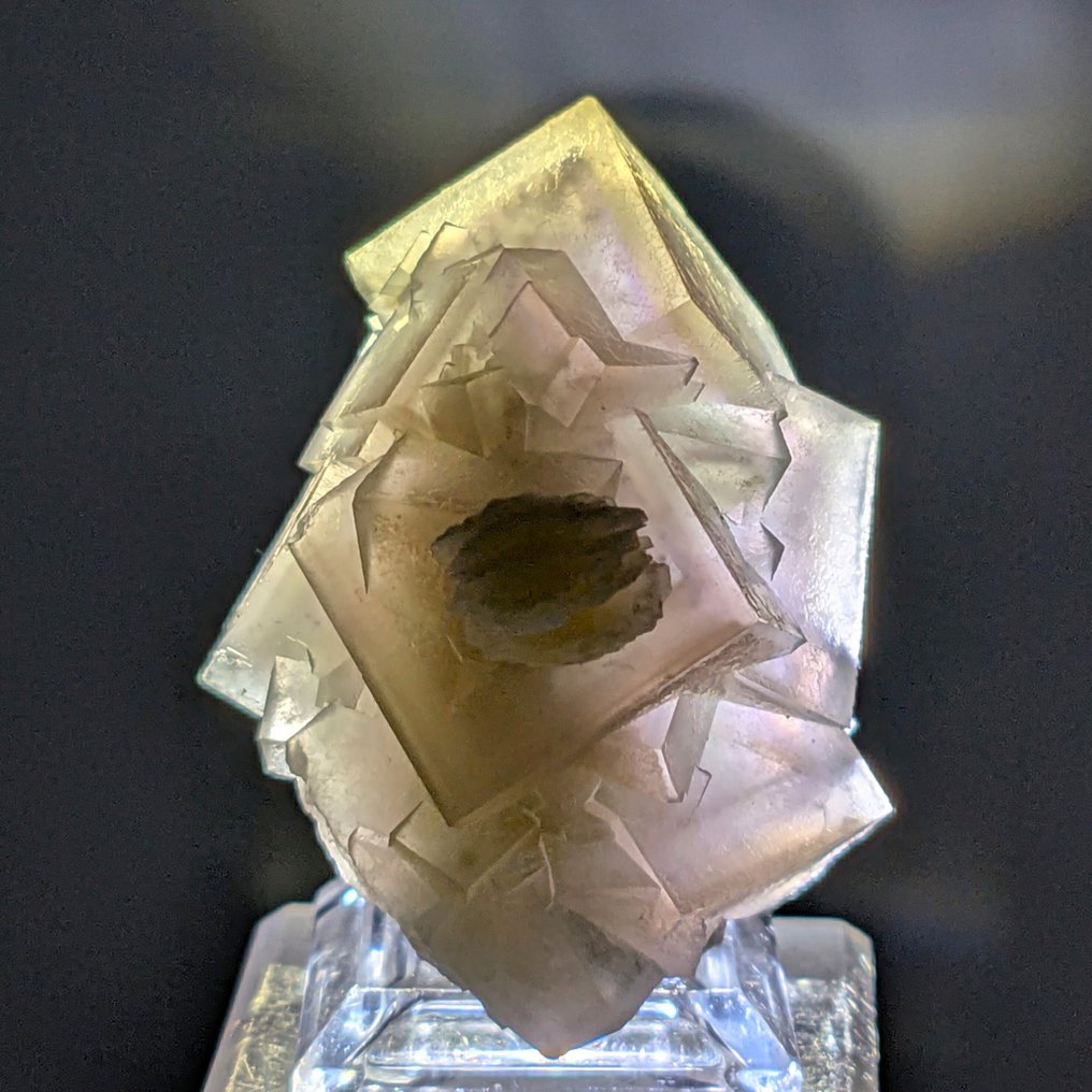 Elegant GHOST FLUORITE with WHITE BARITE, Sicily. Crystals on matrix - Height: 55 mm - Width: 42 mm- 80 g #3.2