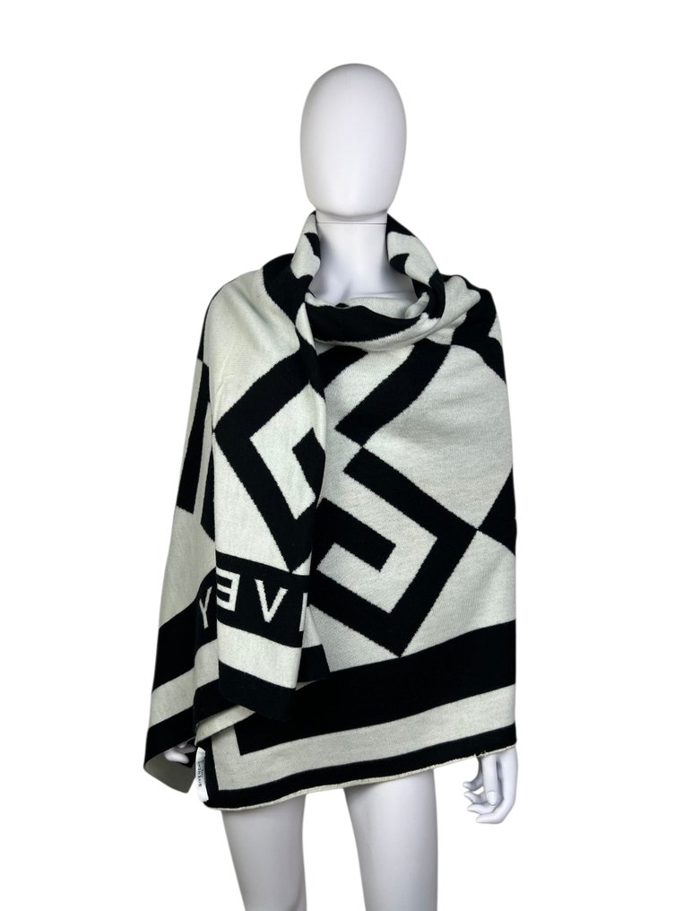 Givenchy - 100% Wool NO RP - Omslagdoek #3.2
