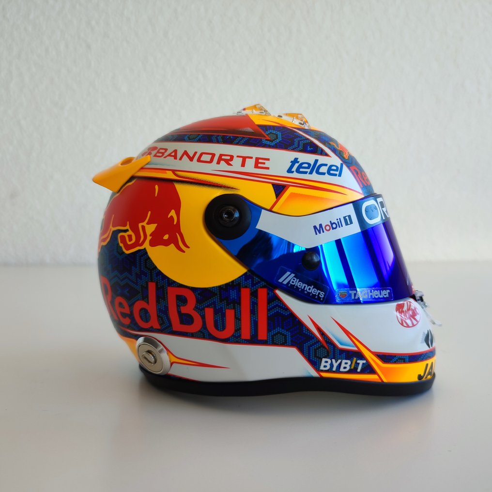 Red Bull Racing - Sergio Perez - 2024 - Casco scala 1/2  #4.3