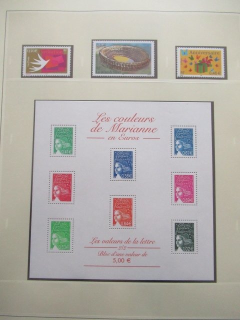 France 2002 - Superb collection of stamps and blocks in SAFE sheets. #3.2