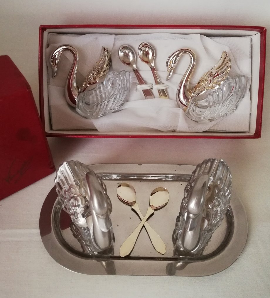 Bugatti - Italy - 盐和胡椒瓶 (9) - 天鹅 - 玻璃, 镀银和镀金青铜 #1.0