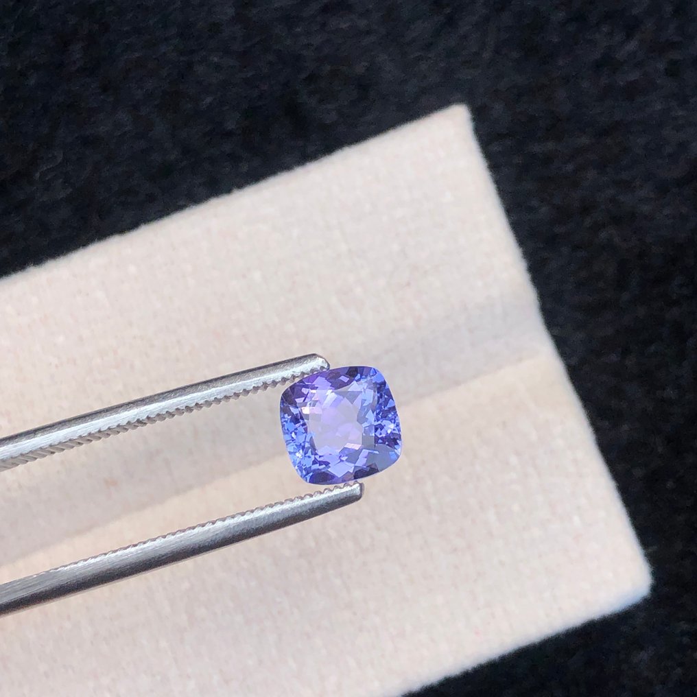 没有保留价 - 1 pcs  紫罗兰色, 蓝色 坦桑石  - 1.07 ct - 国际宝石研究院（IGI） #1.0
