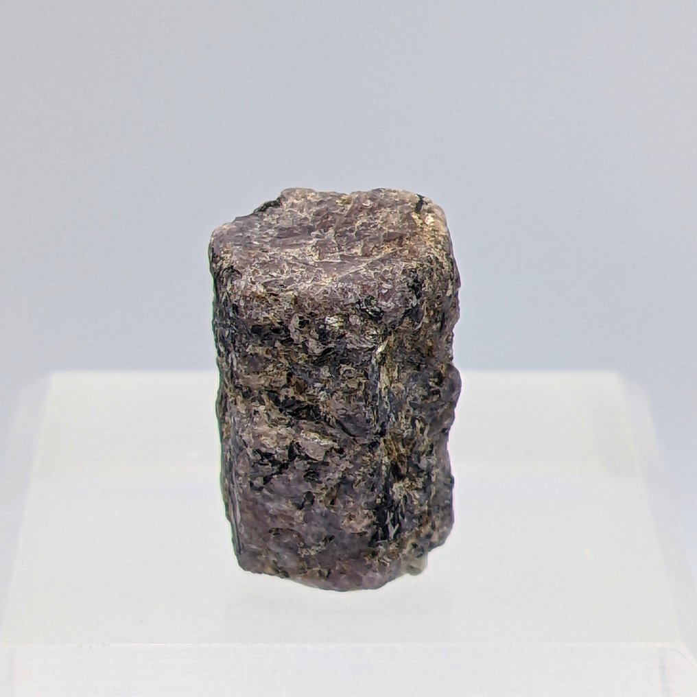 Sapphire with biotite, violet crystal, and hexagonal shape. Crystals on matrix - Height: 20 mm - Width: 13 mm- 8 g #2.1