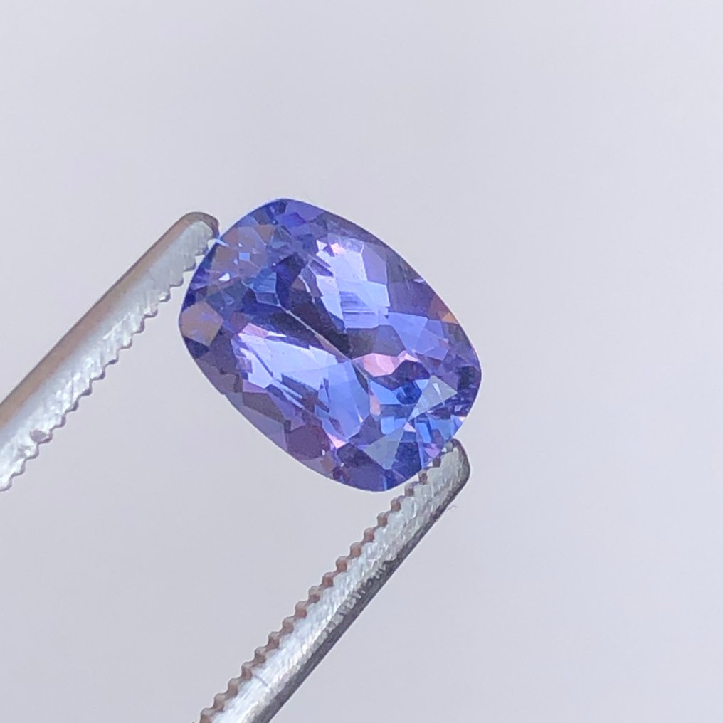 没有保留价 - 1 pcs  蓝色, 紫罗兰色 坦桑石  - 1.32 ct - 美国宝石研究院（GIA） #1.0