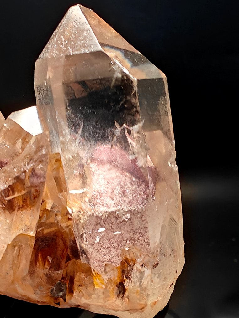 Sunset Quartz New find — quartz with hematite ghosts - Height: 9 cm - Width: 8 cm- 422 g #1.0
