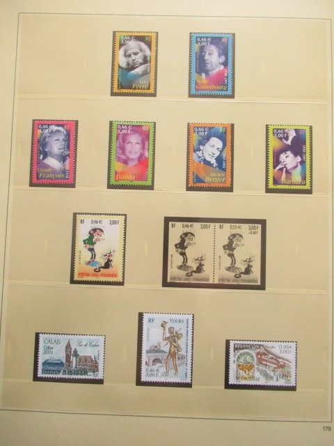 France 2001 - Superb collection of stamps and blocks in SAFE sheets. #4.3