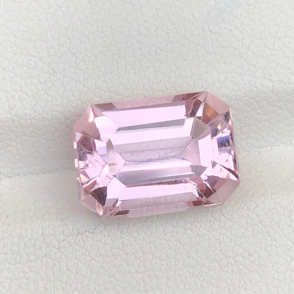 χωρίς τιμή ασφαλείας - 1 pcs  Ροζ Κουνζίτης  - 9.32 ct - International Gemological Institute (IGI) #2.1