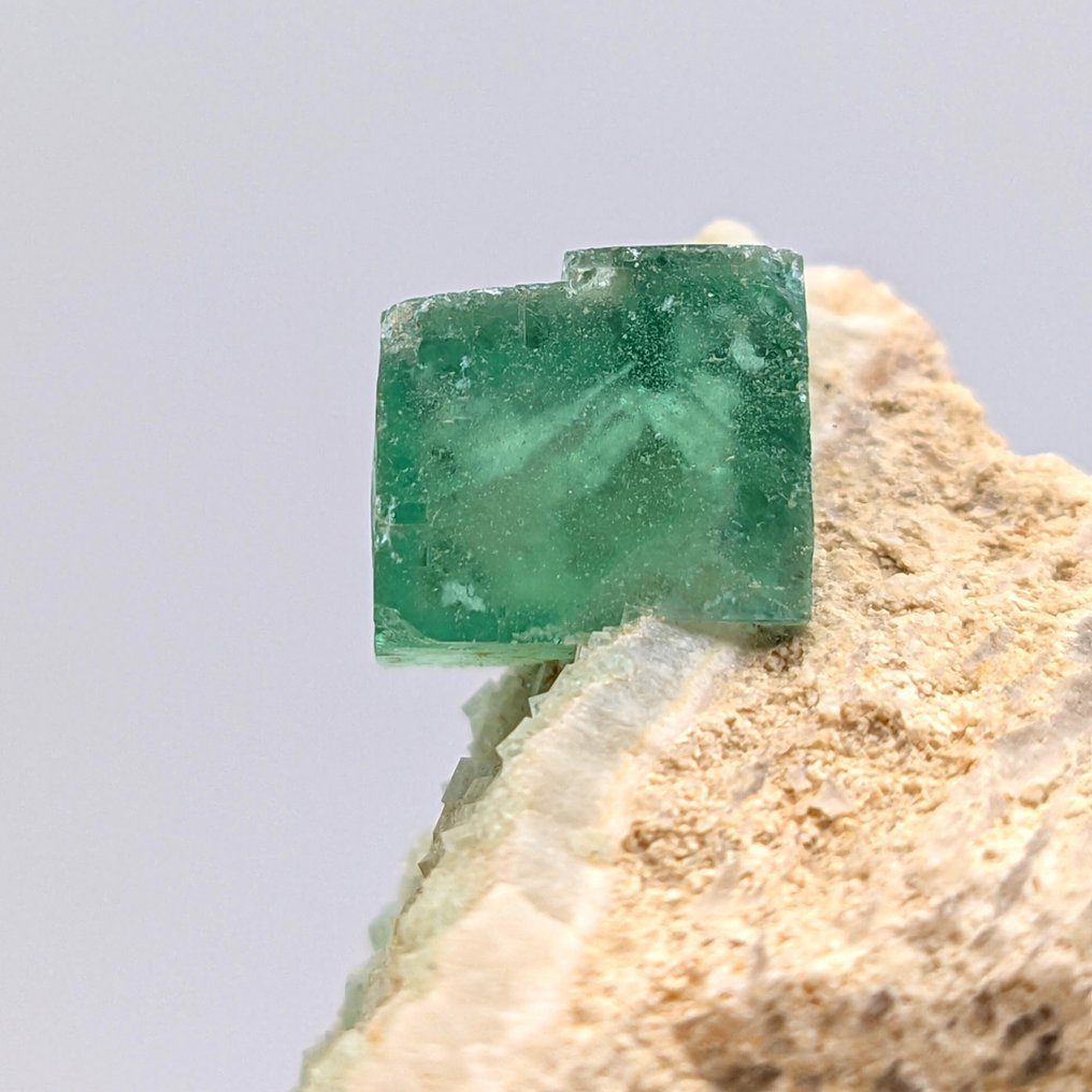Green fluorite, gems on a clear matrix, Madagascar Crystals on matrix - Height: 77 mm - Width: 68 mm- 154 g #1.0