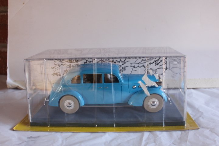 Moulinsart 1:24 - Model car - La voiture de la Castafiore - Tintin Model #1.0