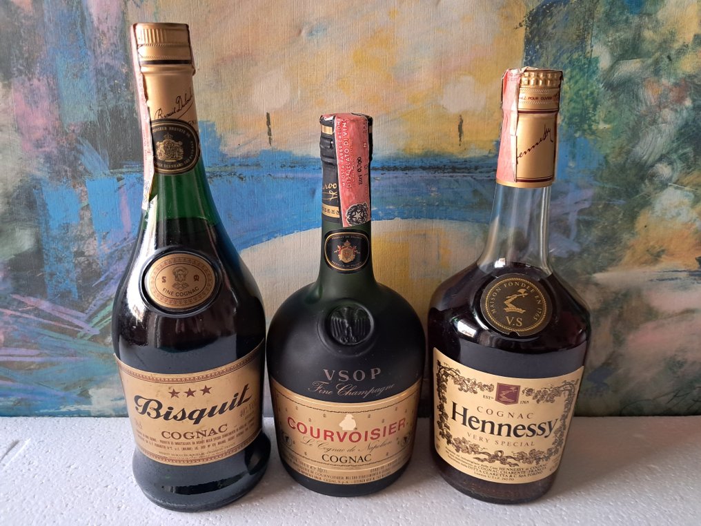 Hennessy, Courvoisier, Bisquit - VSOP + VS/3 star  - b. Anni ‘80, Anni ‘90 - 70cl - 3 bottiglie #1.0