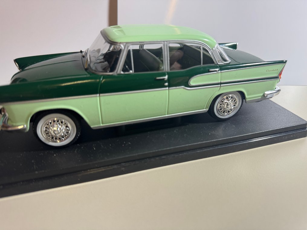 1:24 - Model car - SIMCA VEDETTE CHAMBORD 1958 #3.2