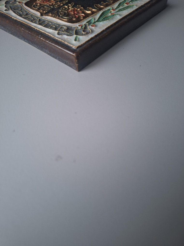  Tile - Cloisonne (weapon) tile Deventer - Porceleyne Fles - 1930-1940  #4.3