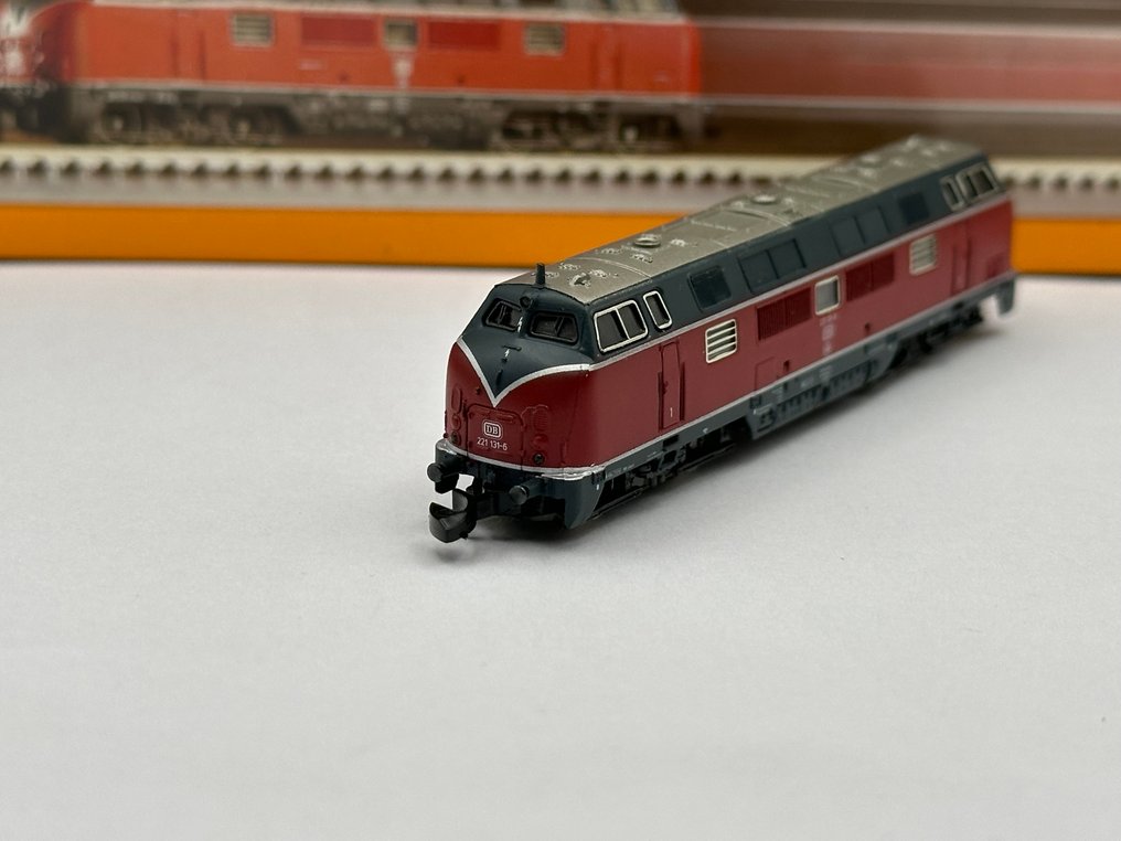 Märklin Z - 8820 - Diesel lokomotiv (1) - BR 221 131-6 - DB #1.0