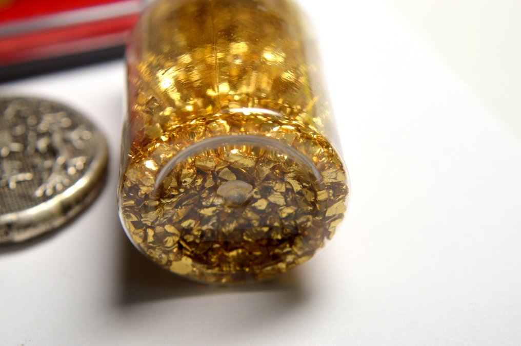 Tyskland, Luxemburg, Kina. Medal 10 Euro Note 1/500oz (.999 gold) + Luxembourg 2002 Euro Year Set + Gold-filled nuggets + Chinese  (Utan reservationspris) #4.3