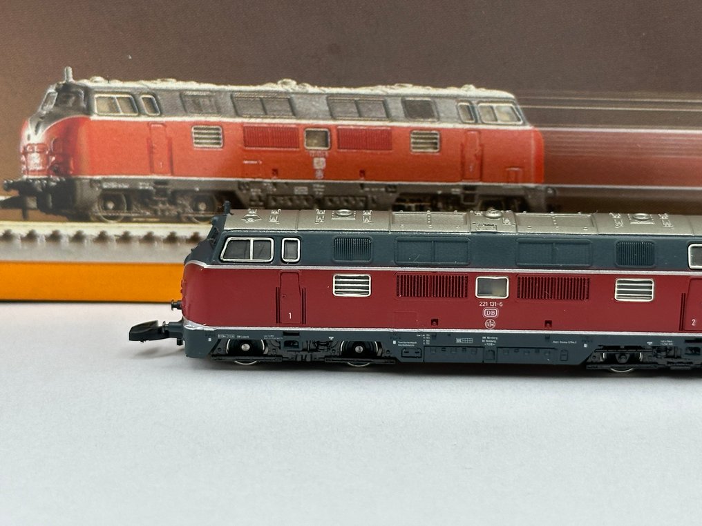 Märklin Z - 8820 - Diesel lokomotiv (1) - BR 221 131-6 - DB #2.1