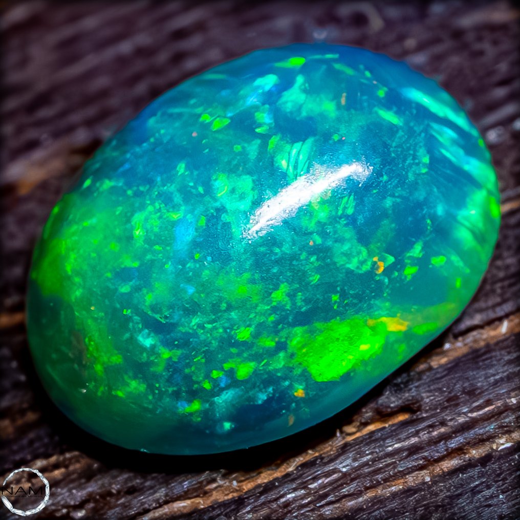 Første kvalitet AAA+++ sort opal cabochon. 1,25ct- 0.25 g #3.2