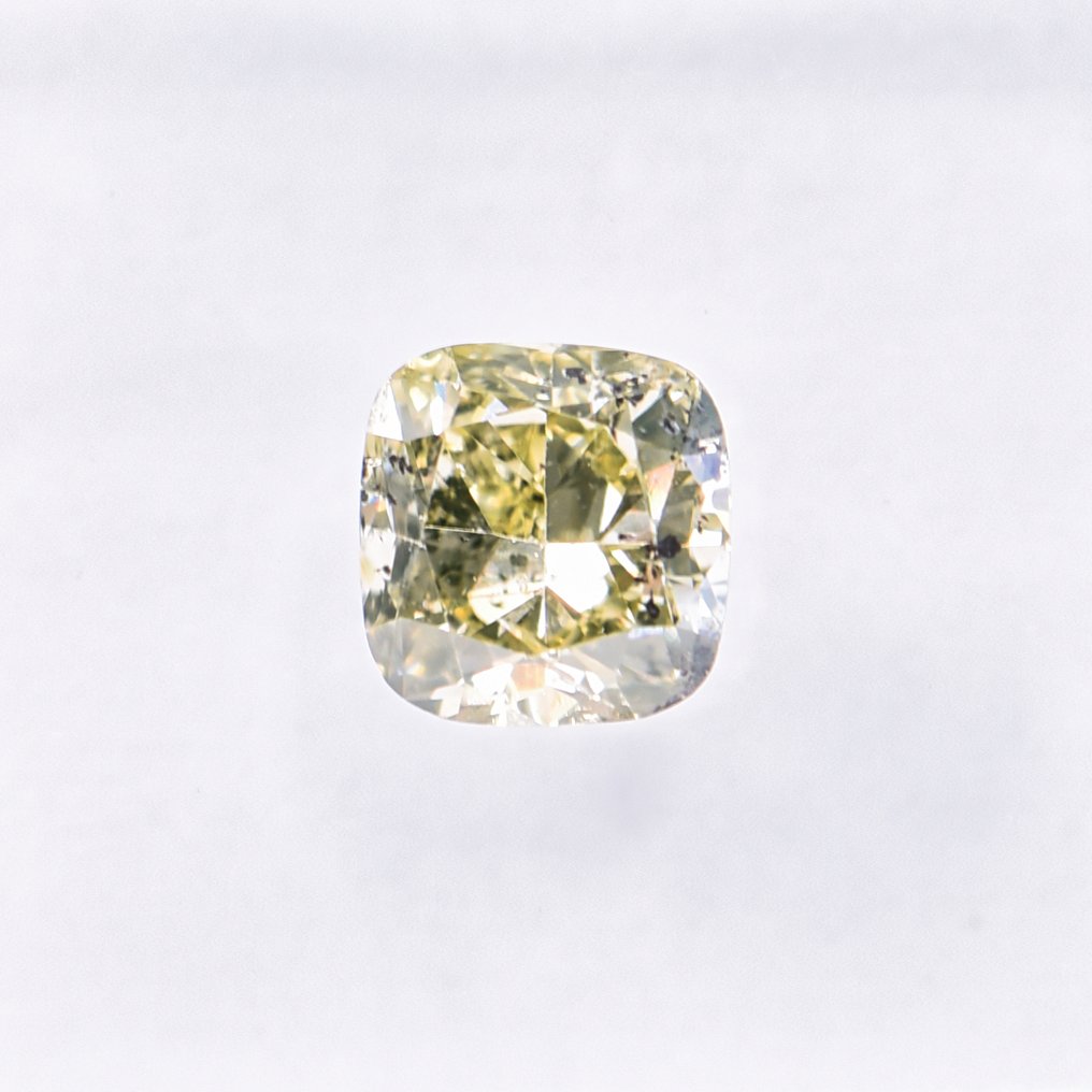 没有保留价 - 1 pcs 钻石 (天然色彩的) - 0.67 ct - 枕形 - Fancy 稍帶綠色的 黄色 - I1 内含一级 - 国际宝石研究院(IGI) - VG #3.2