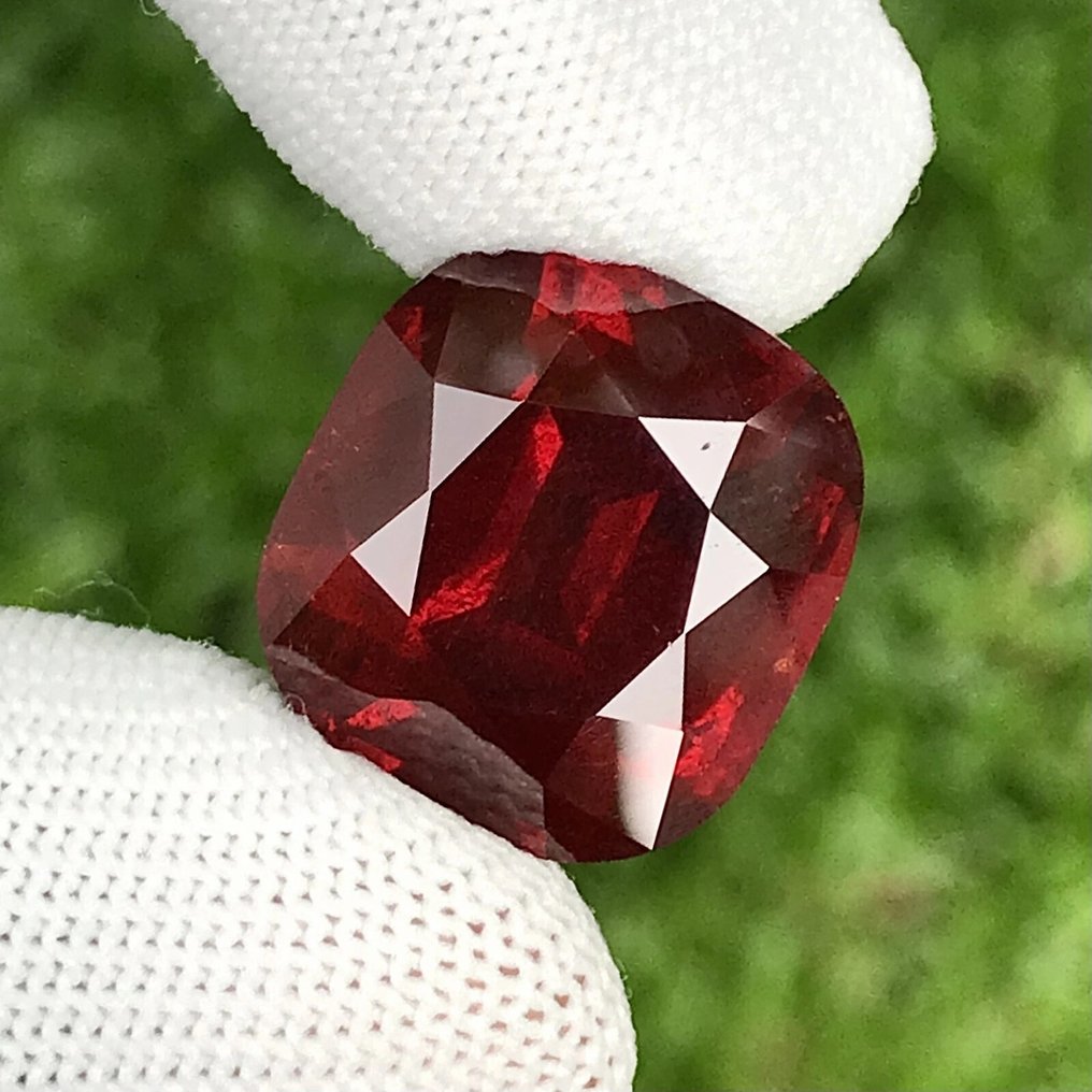No Reserve Price - 1 pcs Orange, Red Garnet, Spessartite - 27.60 ct - International Gemological Institute (IGI) - HUGE SIZE GARNET RAREST #4.3