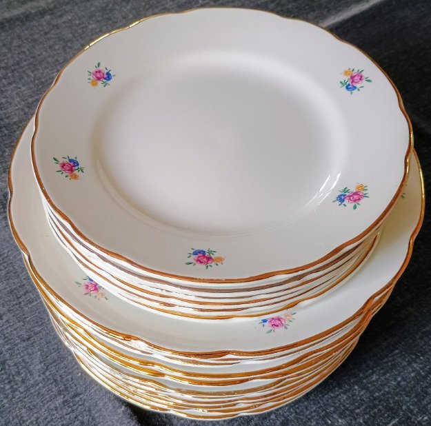 Richard Ginori - Illallisastiasto (18) - 24 kt kultaa - Viininpunainen ja kultainen sekä pienet kukat. #1.0