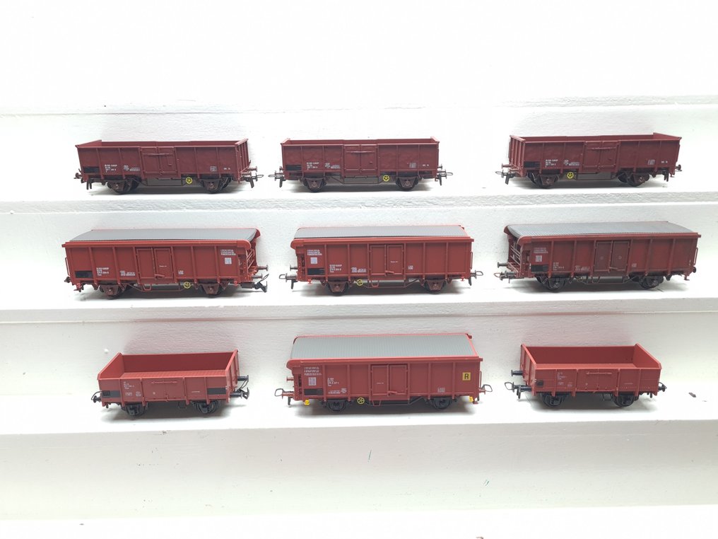 Klein Modellbahn H0 - 3100/3288/3046/M5202/M8103 - 模型貨運火車 (9) - 9辆多样的意大利货车,包括Roldakwagens和敞篷货车。 - FS #1.0