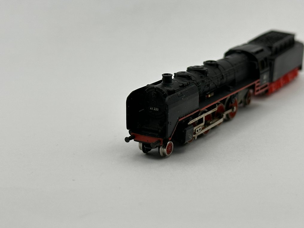 Märklin Z - 8827 - 模型火車 (1) - BR 41 220 - DB #1.0