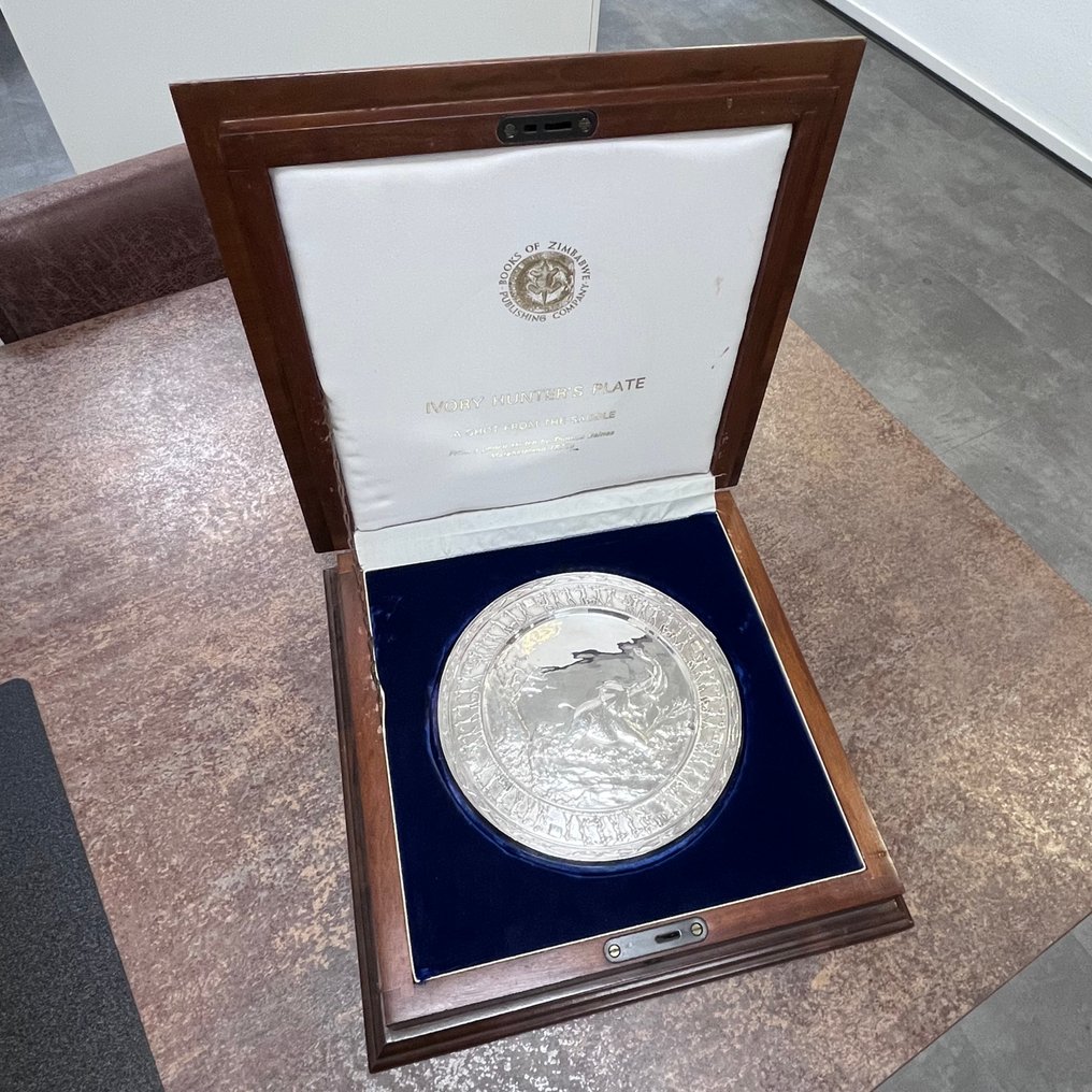 Zimbabwe - Ivory hunter’s plate Zilver 19cm! - Commemorative token #1.0