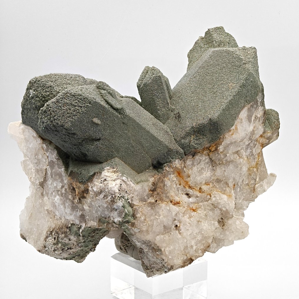 Trident aesthetic of chloritized quartz, Alpino Crystals on matrix - Height: 170 mm - Width: 147 mm- 1.47 kg #3.2