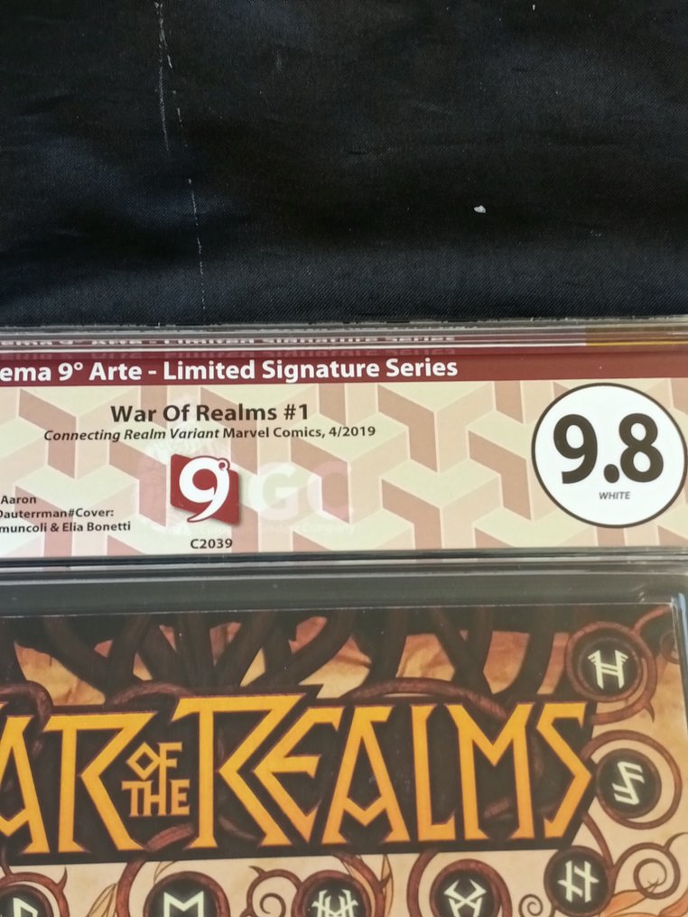 The War of the Realms #1 - Giuseppe Camuncoli Connecting Realm Variant - EGC 9.8 - Custom Label - Signed by Elia Bonetti - 1 Signed graded comic - 第一版 - 2019 #1.0