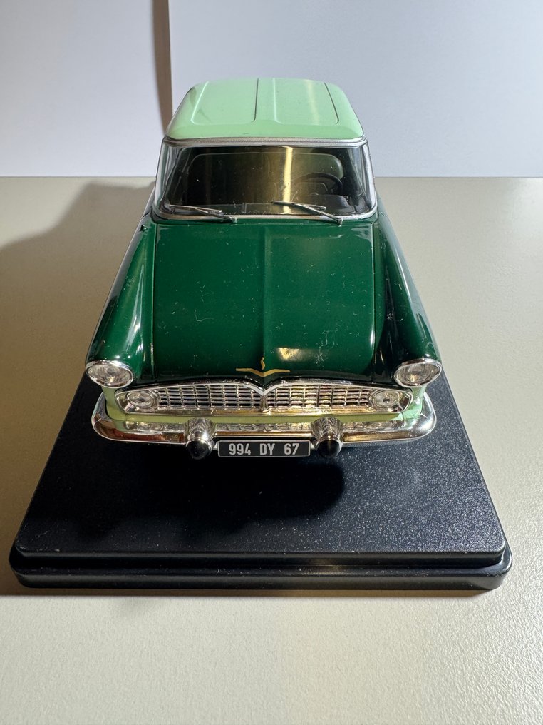 1:24 - Model car - SIMCA VEDETTE CHAMBORD 1958 #1.0