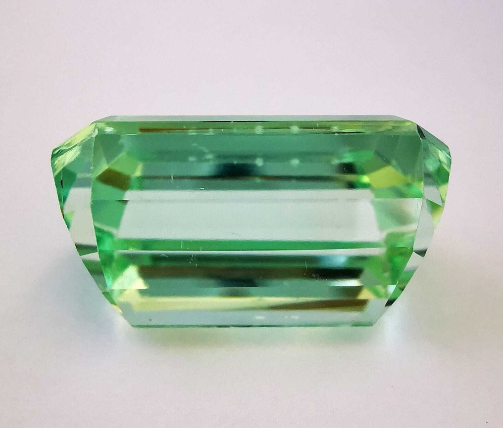 Senza Prezzo di Riserva Spodumene  - 38.40 ct - Antwerp Laboratory for Gemstone Testing (ALGT) - Verde chiaro giallastro #2.1