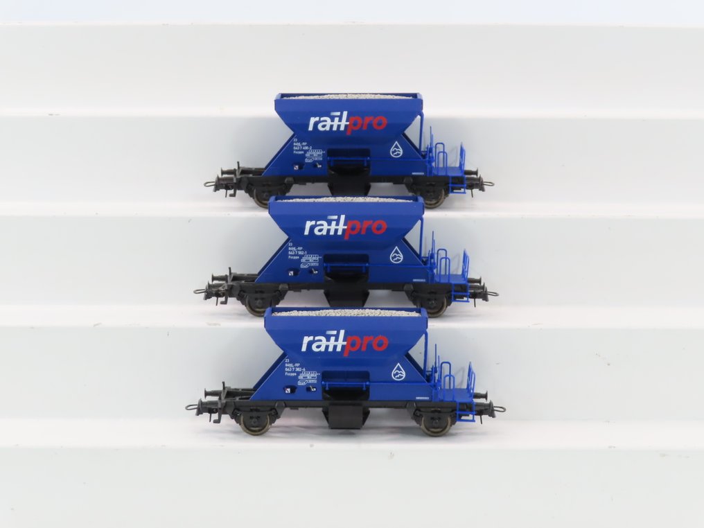 Roco H0 - 67156.1 - Conjunto de vagones de tren de mercancías a escala (1) - Set de 3 piezas de auto-bloqueo RailPro, tipo Fccpps. - Railpro #1.0