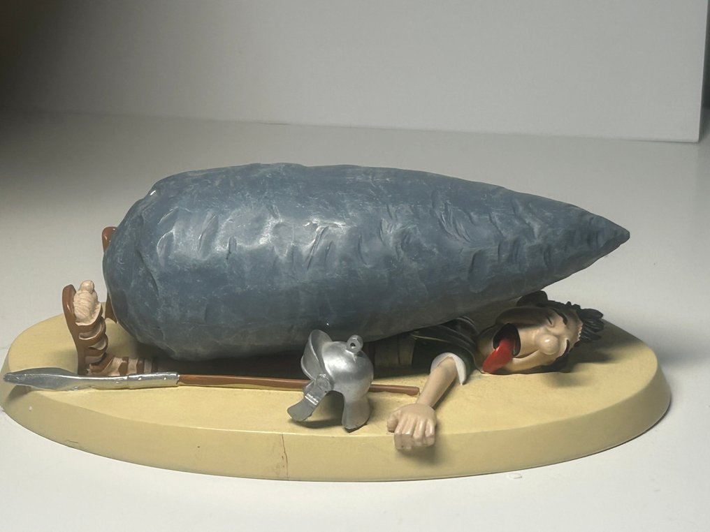 Atlas - Romain ecrase par un menhir - Asterix #1.0