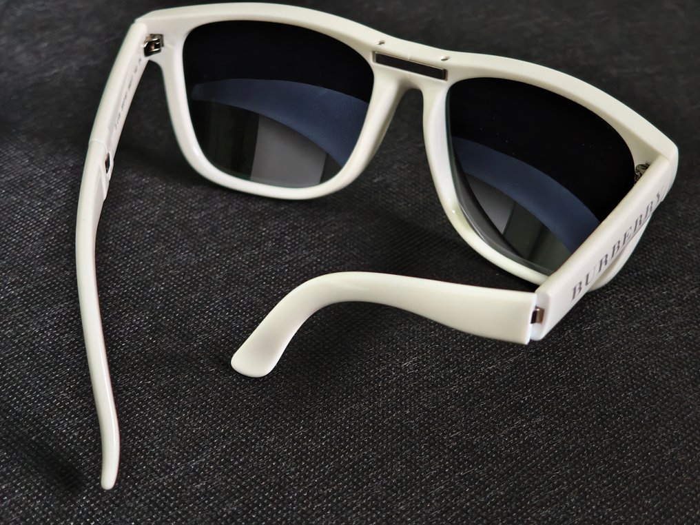 Burberry - B4106 - Γυαλιά ηλίου #4.3