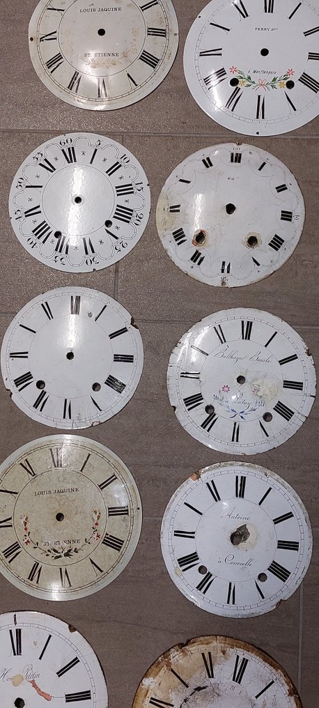 Clock - Iron - 1940-1950 - Dials #3.2