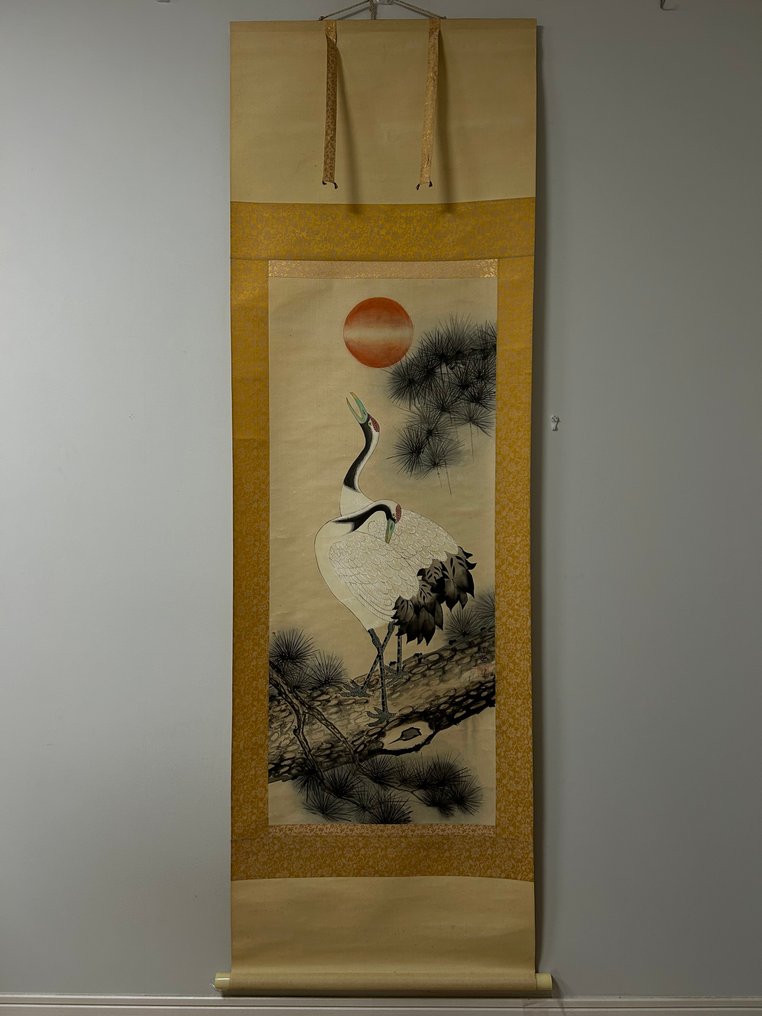 美丽的升起的太阳，鹤与松树的画作 - 絲 - Kōdō紅堂 - 日本 - 昭和年代(1926-1989) #1.0