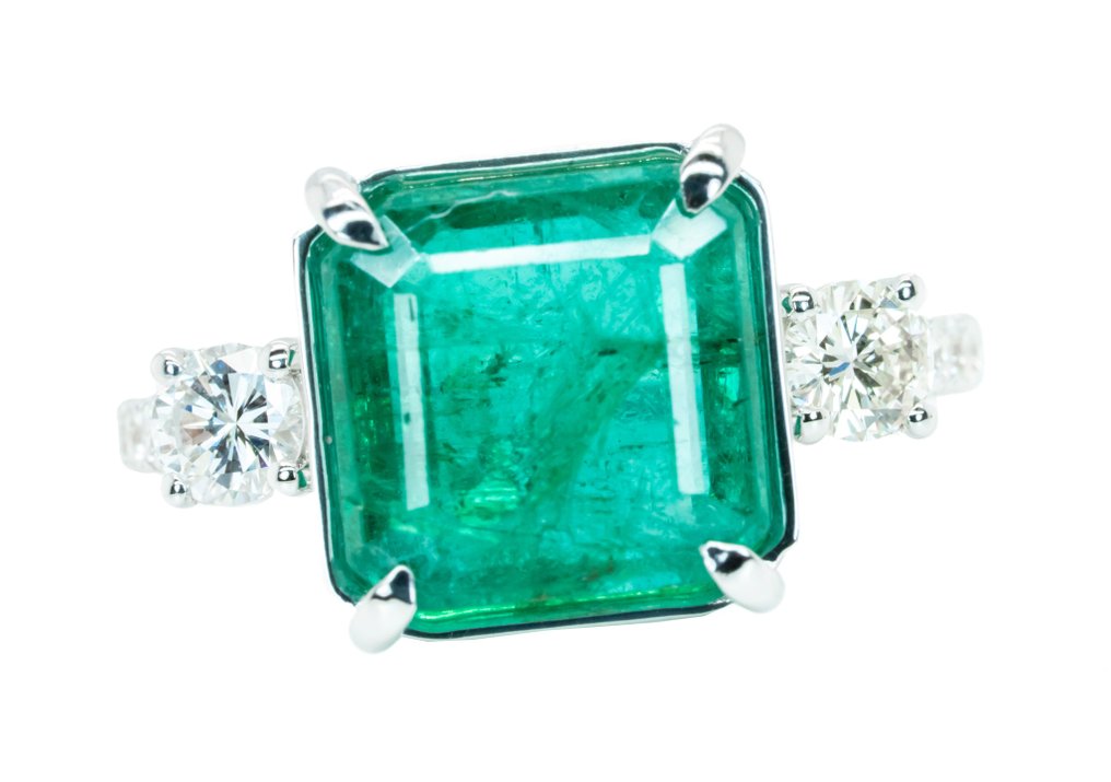 Ring - 14 kt Weißgold, Tief bläulich-grün (Sambia) - 6.47ct. tw. Smaragd - Diamant - 0.55.ct - SI-VS #1.0