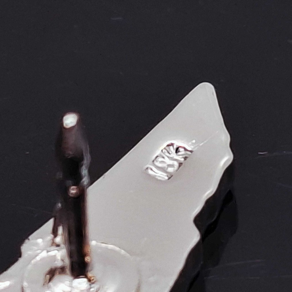 Oro alb laminat (18k). - Broșă - Aston Martin. #1.0