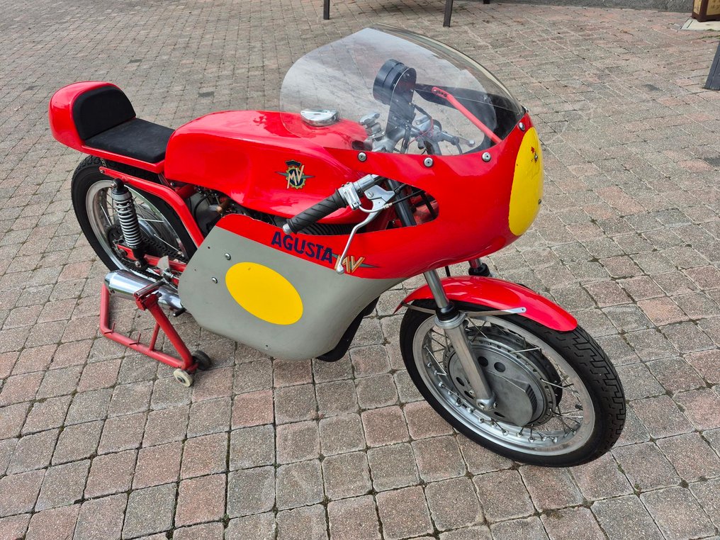 MV Agusta - Classic Racer - 250 cc - 1970 #1.0