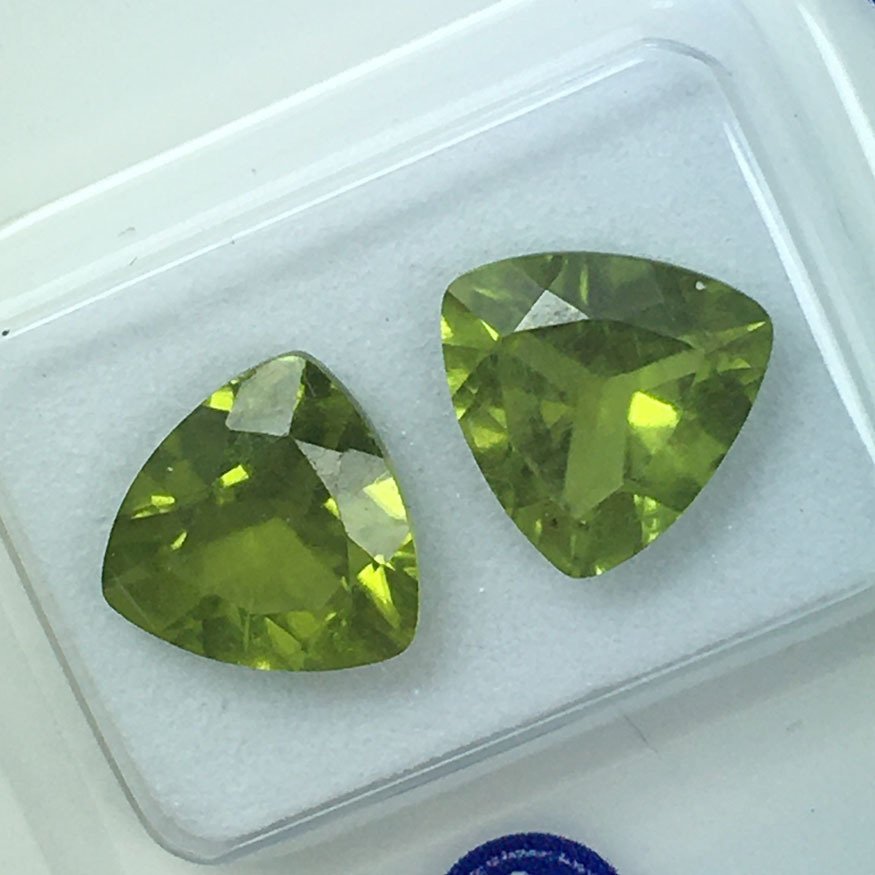 No reserve price - 2 pcs Green Peridot - 4.61 ct - Antwerp Laboratory for Gemstone Testing (ALGT) - NATURAL PERIDOT #3.2