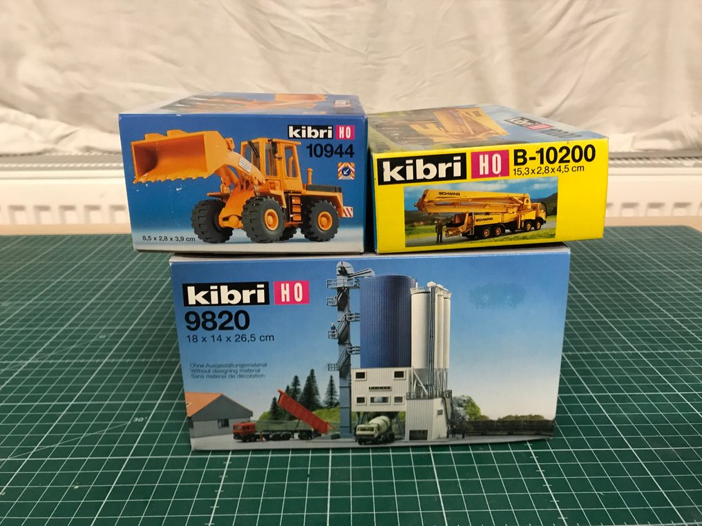 Kibri H0 - 9820, 10200, 10944 - Model train scenery (3) - Parts included; decal sheets and instructions included; boxes show slight signs of use. #4.3