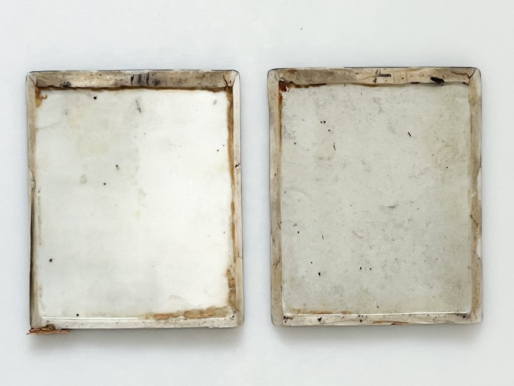 Et smukt par sjældne kinesiske blå og hvide fliser med fiskedragte. - Porcelæn - Kina - Det 19. århundrede #2.1