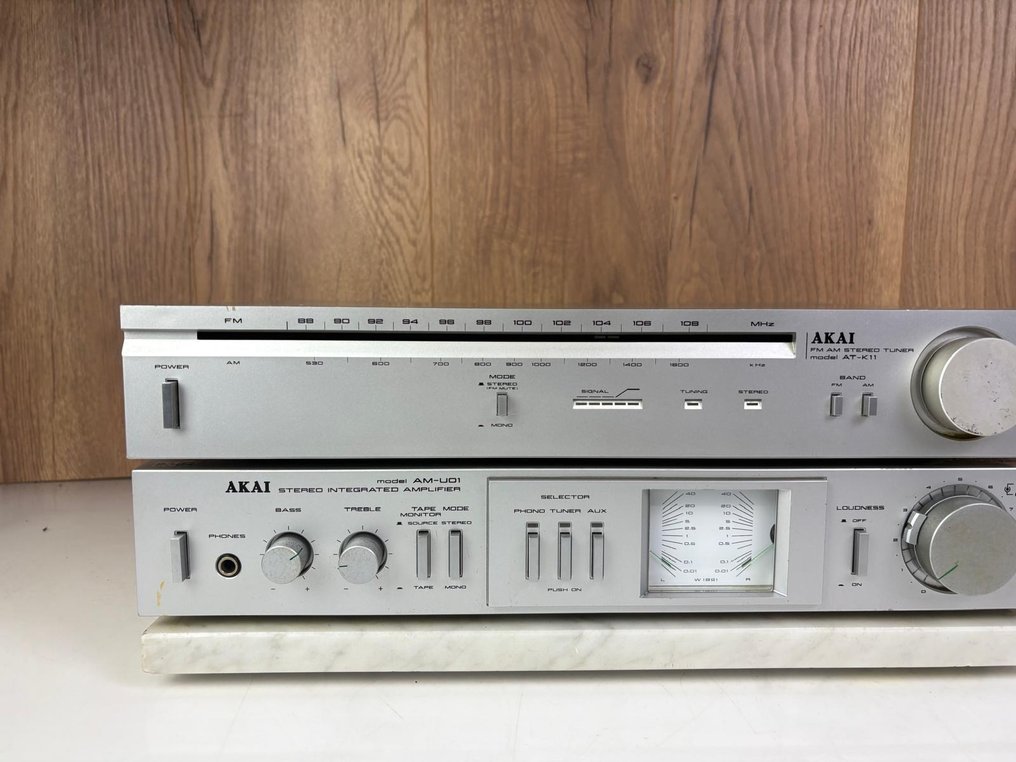 Akai - AM-U01 Integrated Amplifier + AT-K11 Stereo Tuner Stereo set #3.2