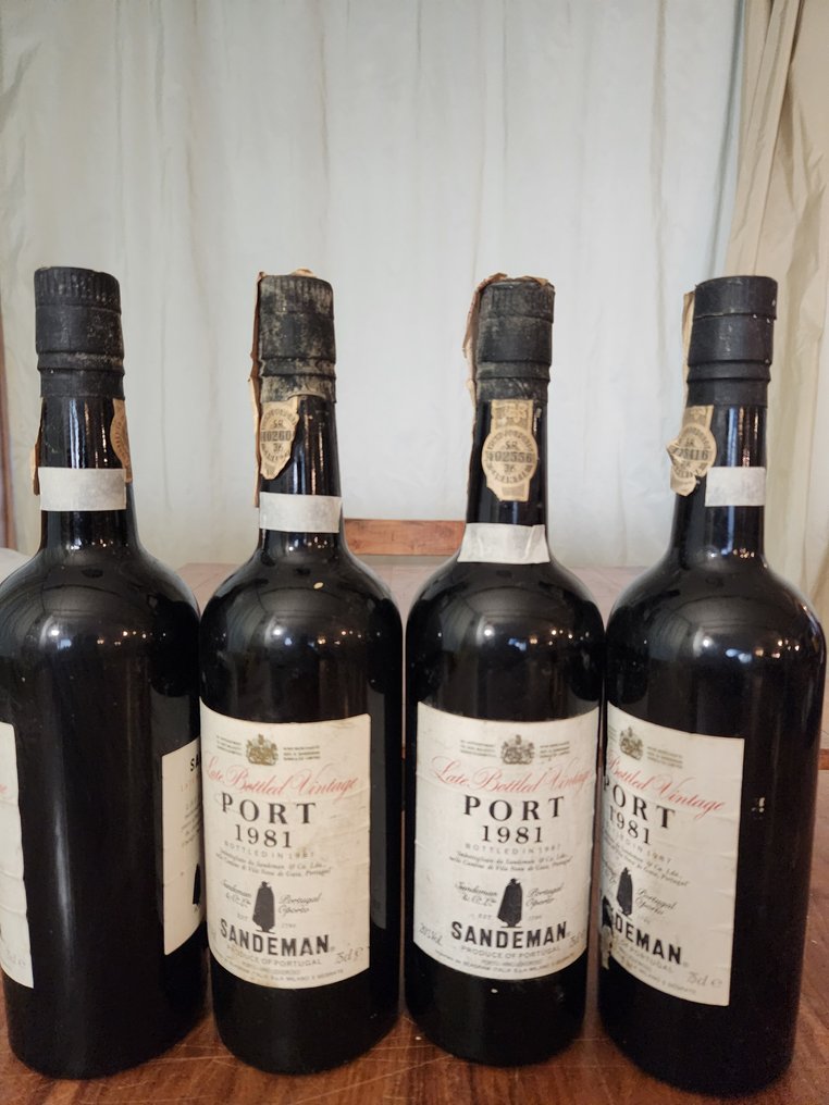 1981 Sandeman, Port Late Bottled Vintage 1981 Bottled in 1987 Bottles N° 402527 - 402600 - 402556 - - Late Bottled Vintage Port - Abgefüllt in 1987 - Douro - 4 Flasche (0,75Â l) #2.1